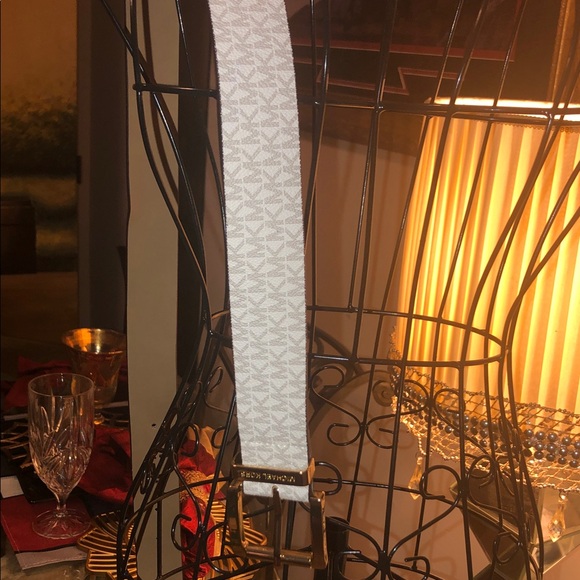 Michael Kors White/Tan Monogram Belt with Gold Buckle - Picture 2 of 6